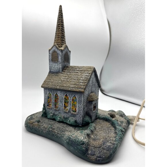 1984 Vintage Scioto 11” Hand Painted Ceramic Village Chapel w/ Illuminated Base - Picture 3 of 7